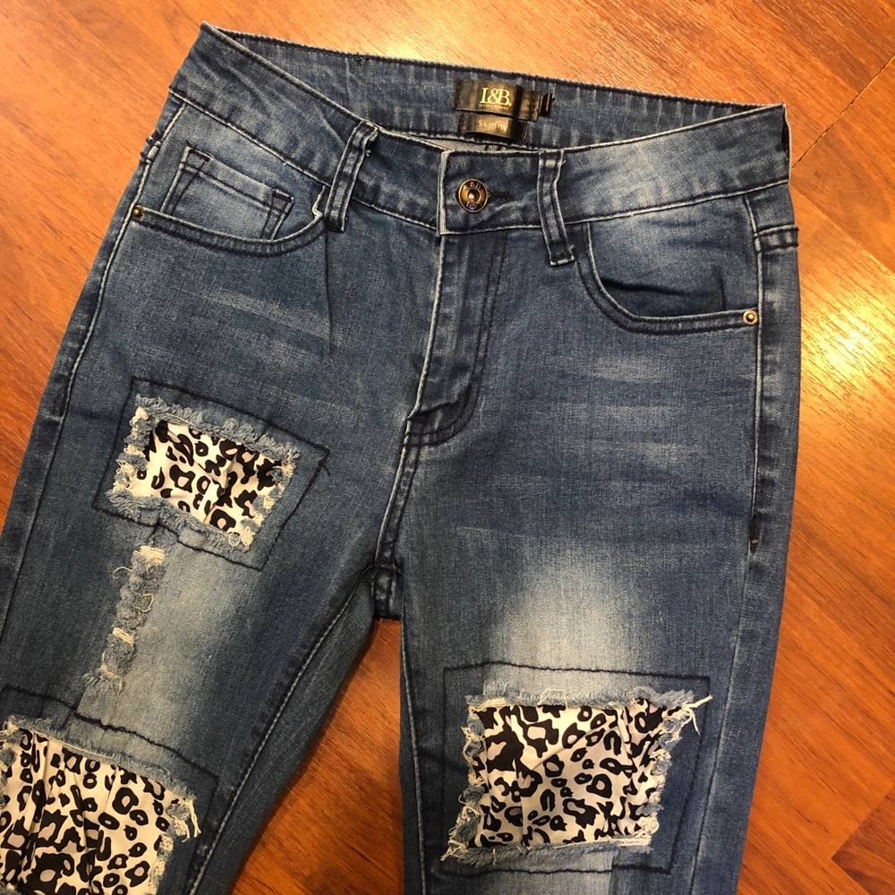 Lucky + Blessed Jeans. Size 4, Skinny Jeans. Comes with leopard patches on front
